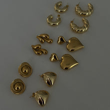 Load image into Gallery viewer, Lara Everyday Gold Hoops
