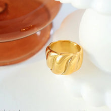 Load image into Gallery viewer, Eve Chunky Ring
