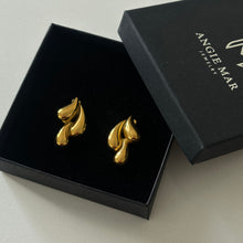 Load image into Gallery viewer, Triple Drop Earrings
