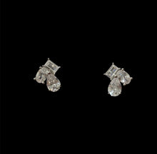 Load image into Gallery viewer, Emely Earrings
