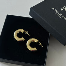 Load image into Gallery viewer, Lara Everyday Gold Hoops
