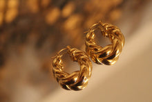 Load image into Gallery viewer, Cali Chunky Gold Hoops
