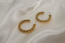 Load image into Gallery viewer, Bella Swirl Hoops - ANGIE MAR 
